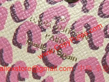 LOUIS VUITTON　ルイヴィトン　モノグラム　LV　財布　ファスナー長札　ポルトフォイユ・サラ　レオパード　ブロンコライユ　M60105